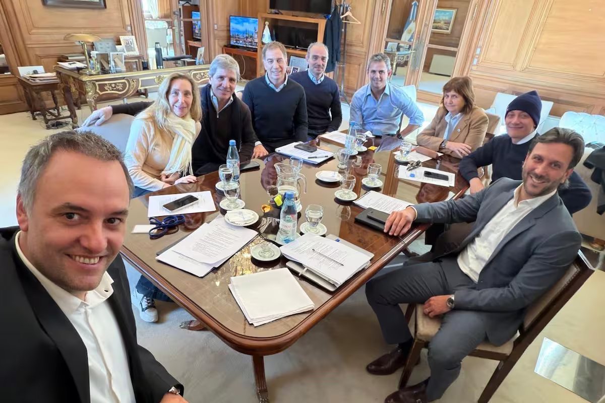 Mesa política do governo reuniu-se após gestos de Millet para travar o movimento liberal interno