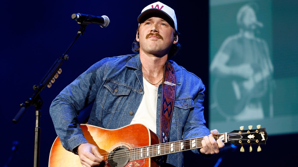 Morgan Wallen se torna viral após virar o piano durante show em Denver – Just Jared – Celebrity News & Gossip