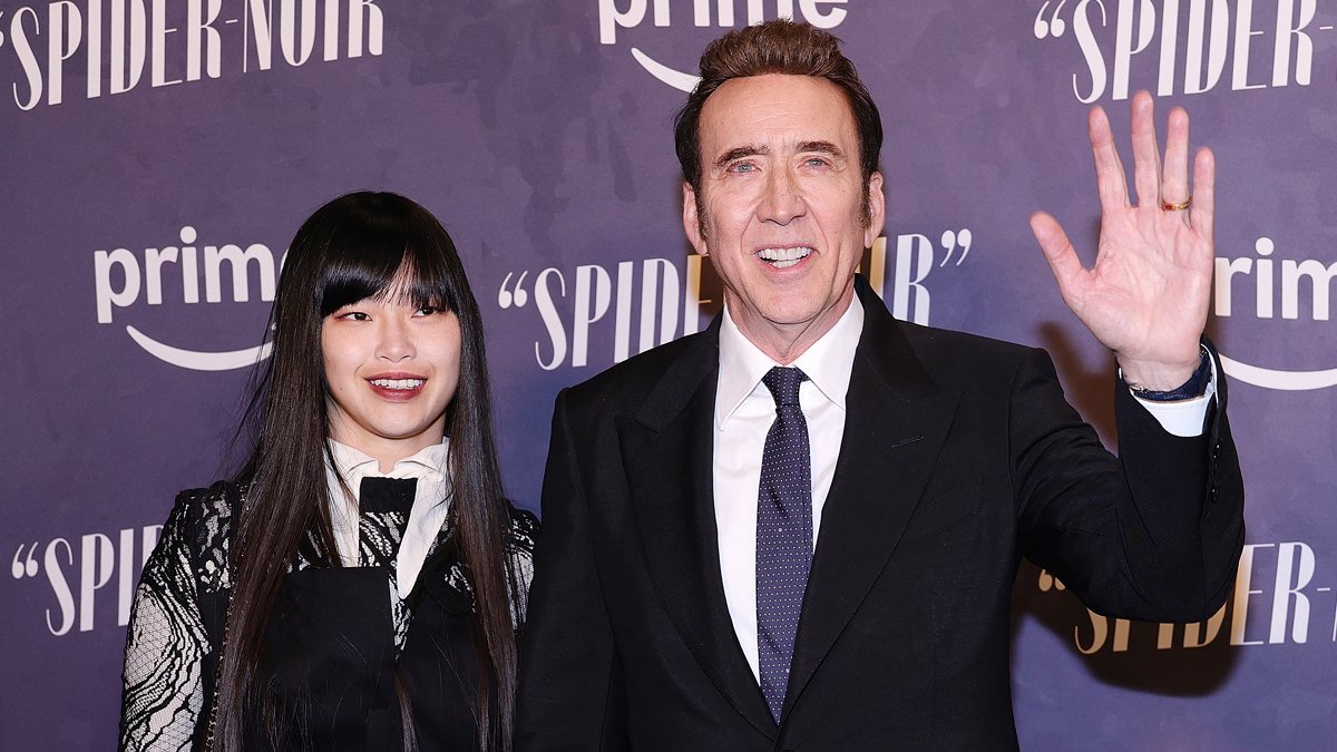 Nicolas Cage apoia a esposa Riko Shibata na estreia mundial de ‘Spider-Noir’ em Nova York – Just Jared – Celebrity News & Gossip