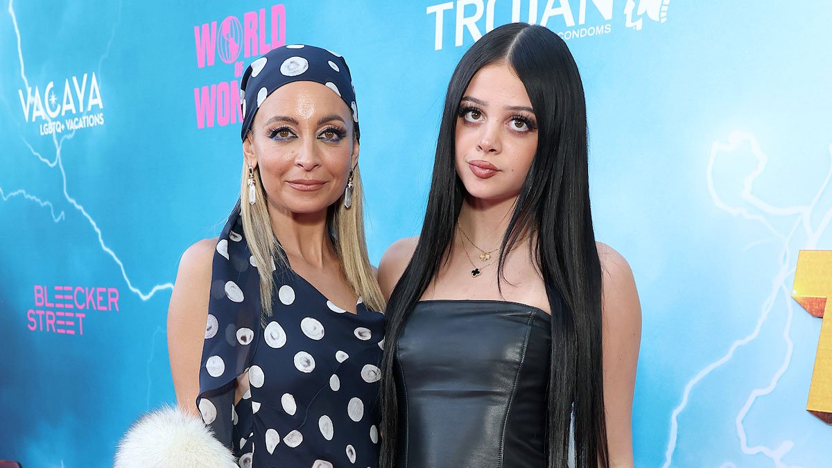 Nicole Richie faz rara aparição pública com a filha Kate Madden, 18, em ‘Stop! Esse! Trem!’ Estreia – Just Jared – Notícias e fofocas de celebridades