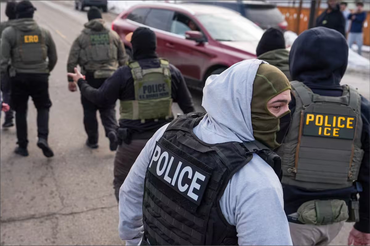 Nova lei para impedir o ICE. um estado que proíbe os agentes de usarem máscaras e permite que os residentes os processem