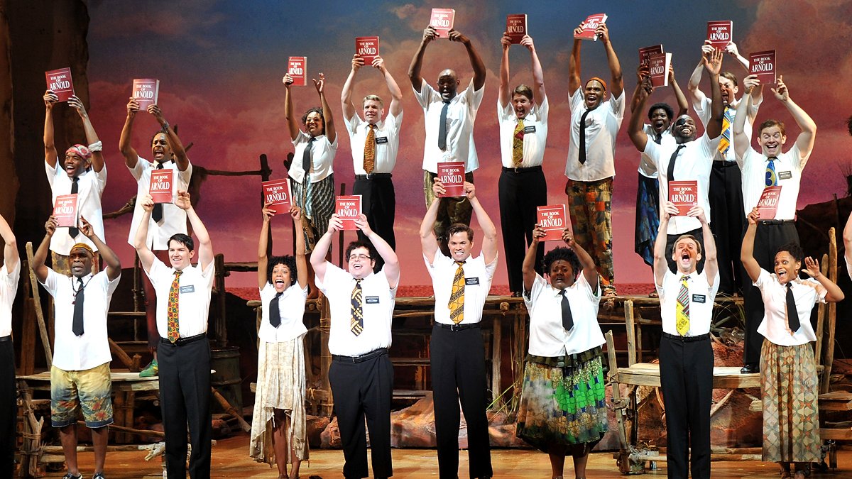 ‘O Livro de Mórmon’ da Broadway cancela apresentações até 17 de maio após incêndio no teatro – Just Jared – Notícias e fofocas de celebridades