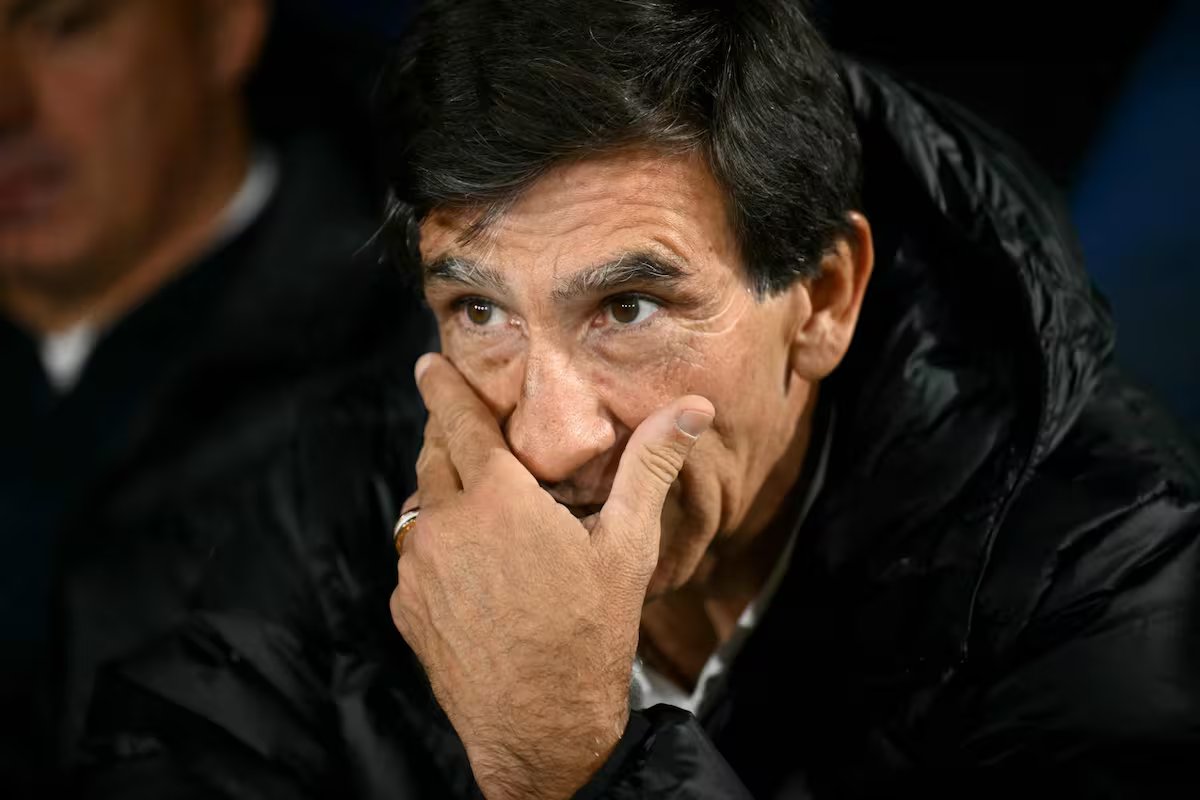 O Racing dispensou Gustavo Costas. o treinador se despedirá do time neste domingo
