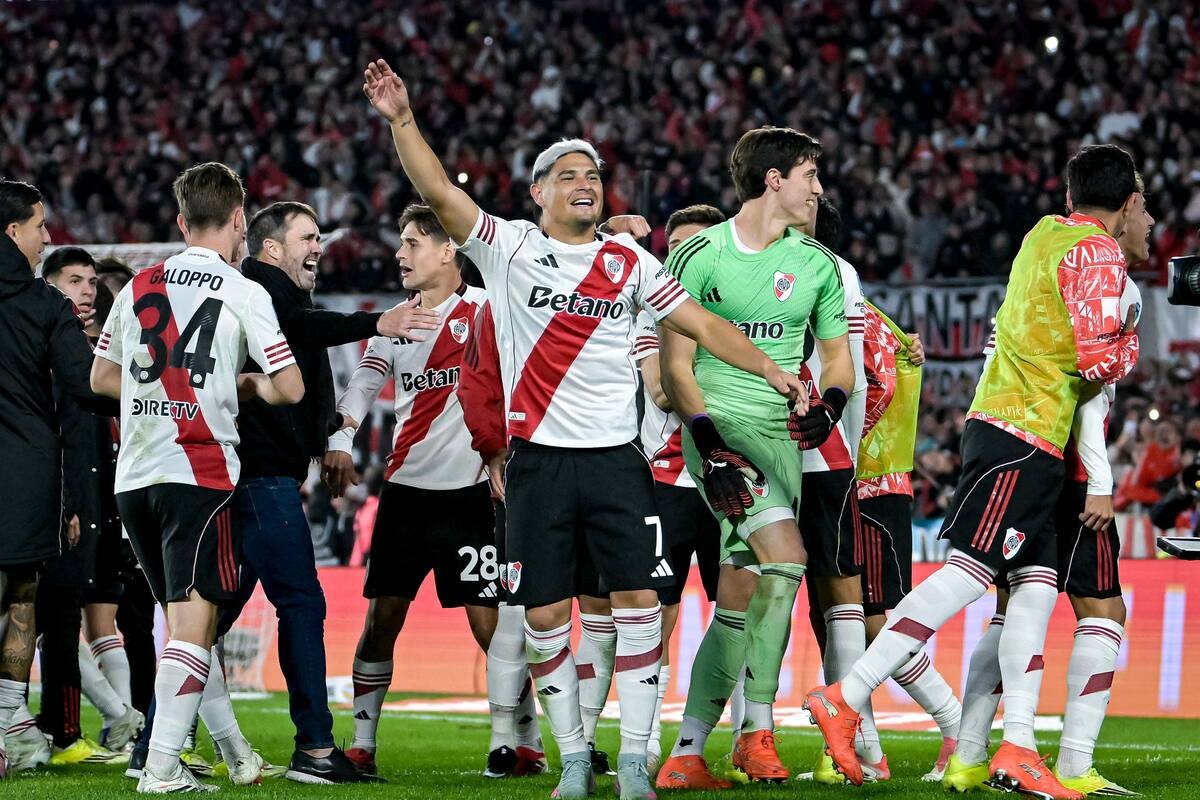 O River não se explica mais em termos de futebol. faz do sofrimento um caminho a seguir