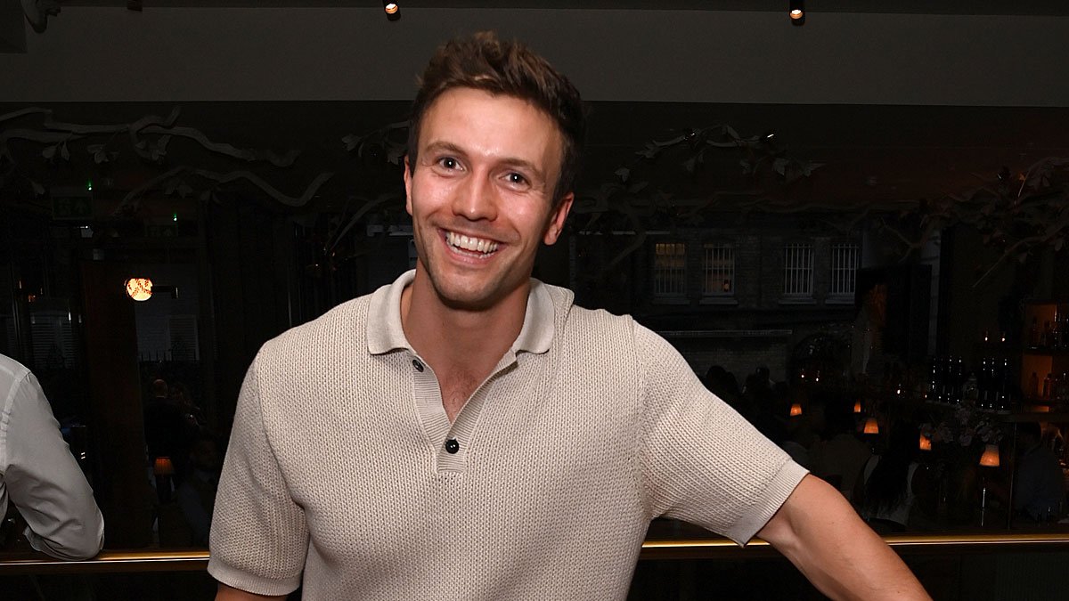 O ator de ‘Vikings’ Leo Suter se junta ao elenco de James Bond Rumor Mill – Just Jared – Celebrity News & Gossip