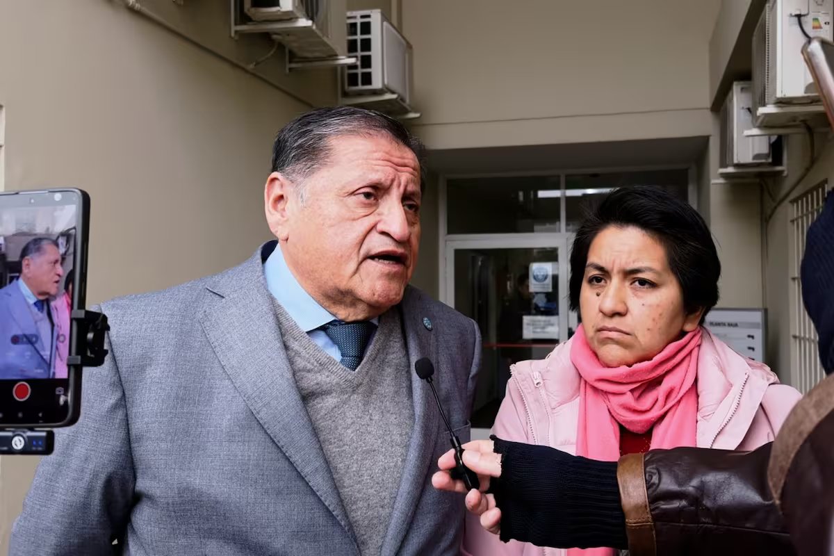 O crime dos turistas franceses em Salta. após o escândalo, a esposa de Santos Clemente Vera finalmente concordou em fazer uma coleta de DNA.
