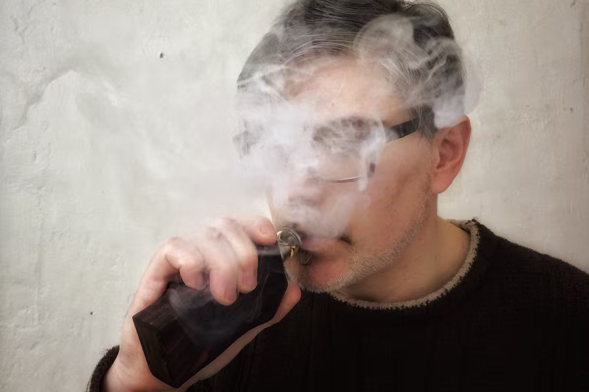 O governo regulamentou a venda de vapes e bolsas de nicotina