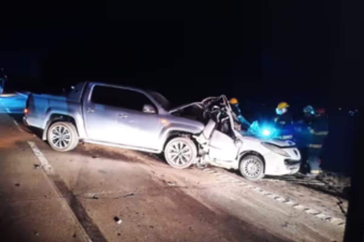 O motorista de um caminhão 4×4 colidiu com um carro em San Vicente. cinco membros da família morreram