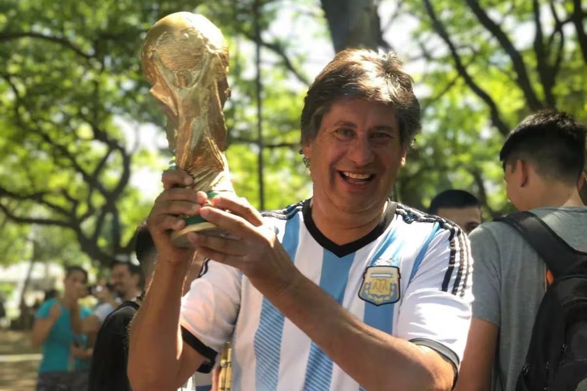 O prefeito de Santa Fé pediu férias para participar da Copa do Mundo. “Eu preciso disso, eu trabalho duro”