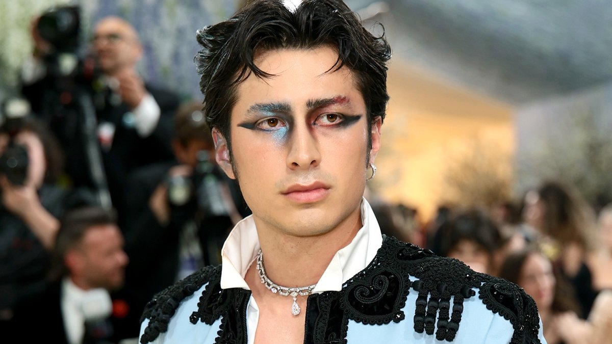 O preparador de Hudson Williams rebate os críticos da maquiagem do Met Gala da estrela de ‘Heated Rivalry’: ‘Não custou nada ser legal’ – Just Jared – Celebrity News & Gossip