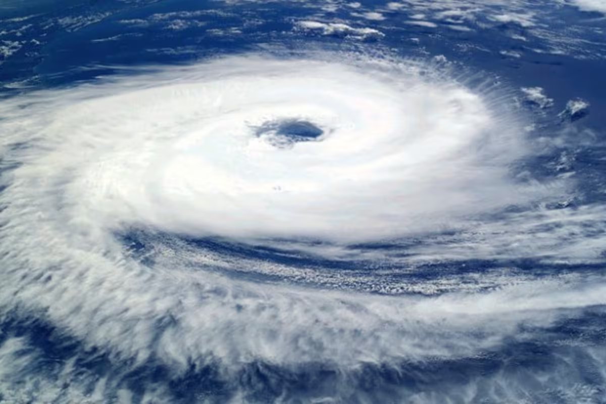 O primeiro ciclone tropical. Especialistas registraram tumultos perto do México nos primeiros dias de junho