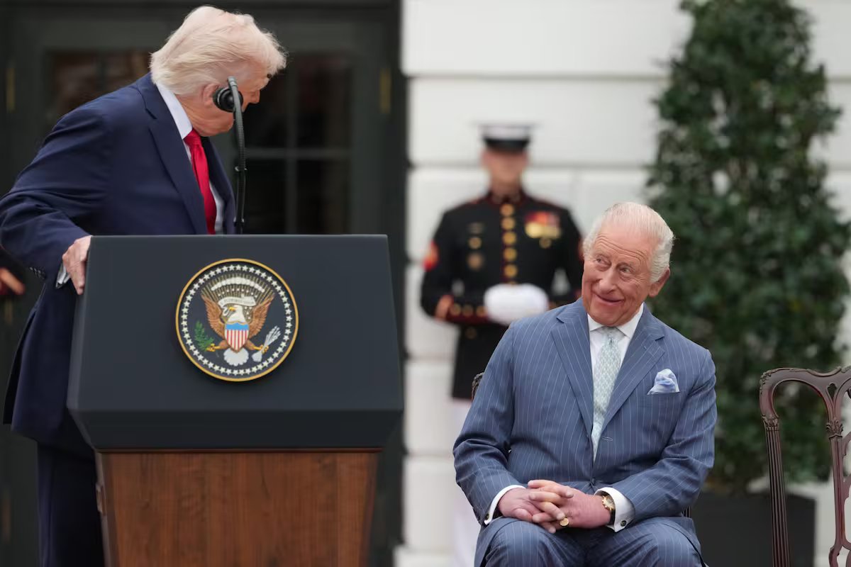 O retorno do rei. Uma lição de Carlos III a Trump sobre o que dizer e sobre o que manter silêncio