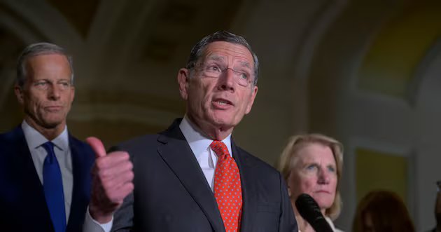 O senador John Barrasso está sendo homenageado por sua liderança