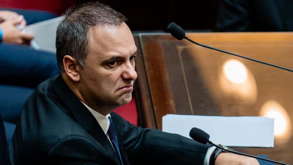Obra de Adorni, ao vivo. a tensão cresce entre a defesa de Millet e as críticas de Bulrich