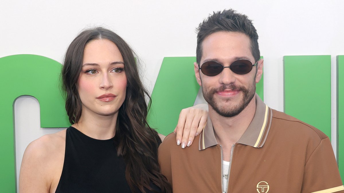 Pete Davidson e sua namorada Elsie Hewitt estão ‘resolvendo’ problemas de relacionamento, diz fonte – Just Jared – Celebrity News & Gossip