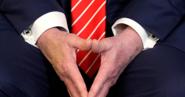 Por que os comediantes deveriam abandonar as piadas azuis de Trump