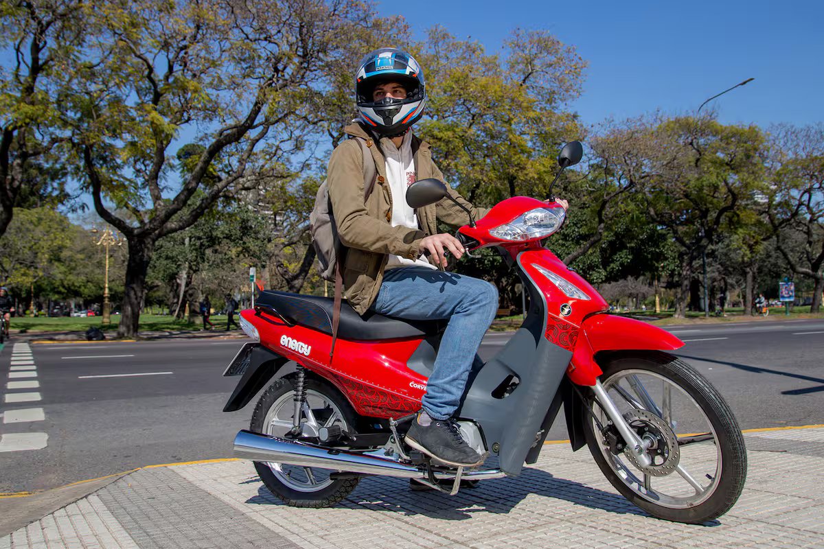 Qual a diferença entre o preço de transmissão de uma motocicleta usada nacionalmente e de uma importada?