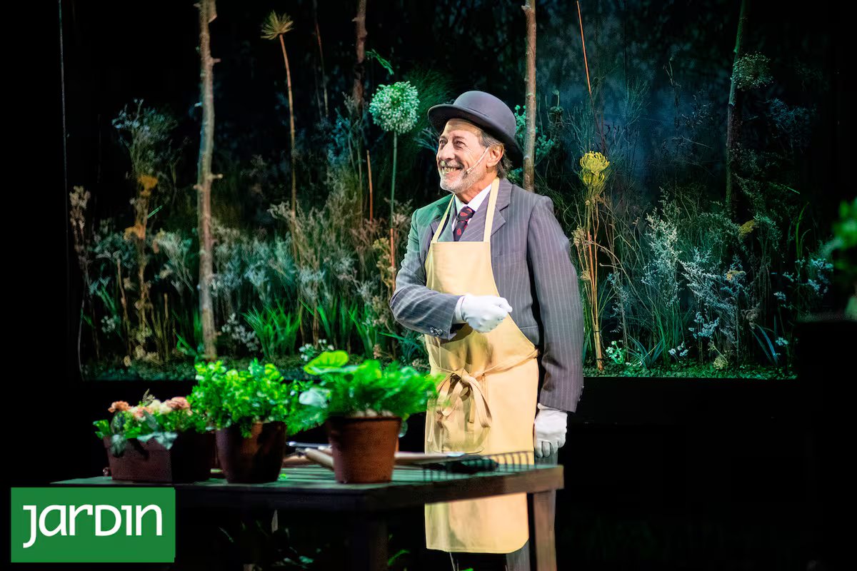 Qual é o cenário que transforma The Garden em uma experiência completa?