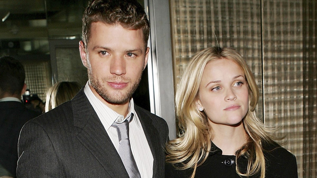 Reese Witherspoon se reúne com o ex-marido Ryan Phillippe para comemorar a formatura de seu filho na NYU! – Just Jared – Notícias e fofocas sobre celebridades