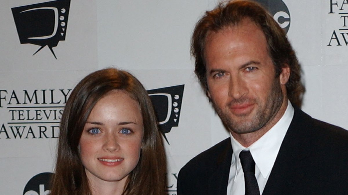 Scott Patterson, das Gilmore Girls, dá uma abordagem prática à pergunta sobre o melhor namorado de Rory e prevê como seria cada relacionamento – Just Jared – Notícias e fofocas de celebridades