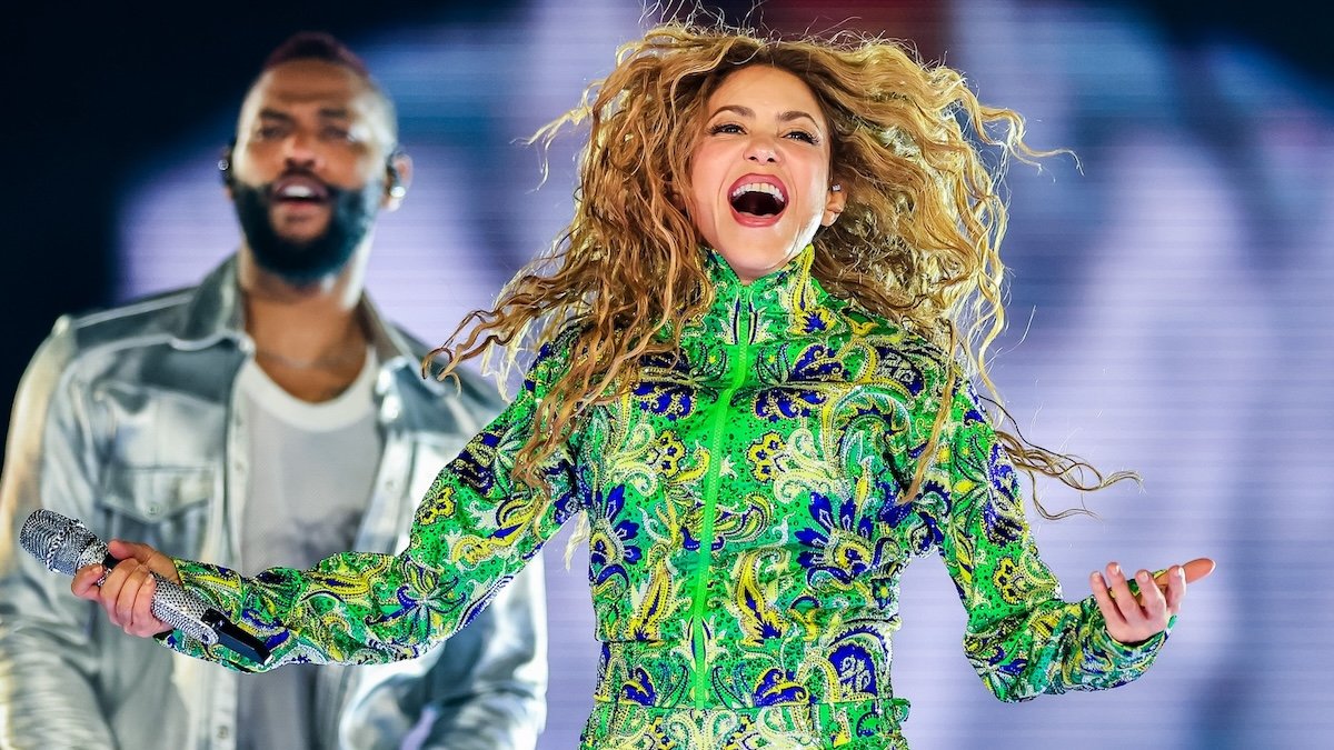 Shakira atrai 2 milhões de fãs para show gratuito em Copacabana no Rio: veja fotos e setlist – Just Jared – Celebrity News & Gossip