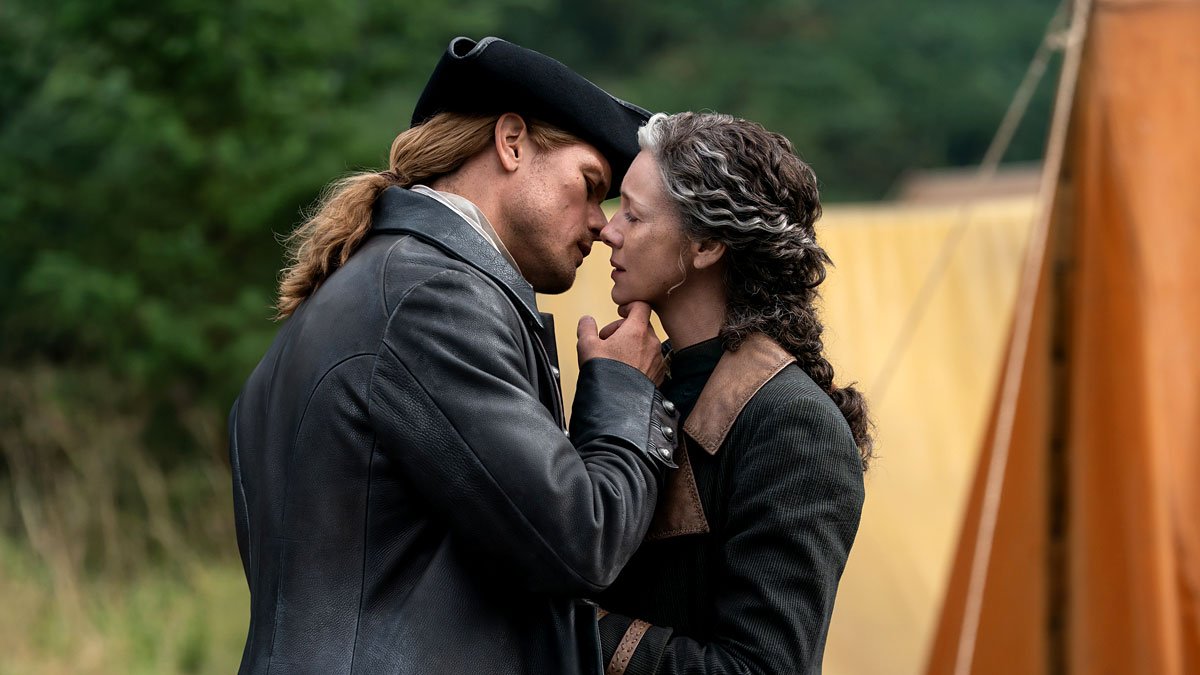 Showrunner explica a cena pós-créditos de ‘Outlander’: por que foi incluída – Just Jared – Notícias e fofocas de celebridades