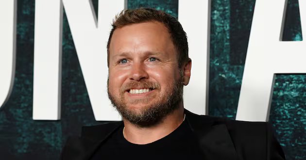 Spencer Pratt surfa nas ondas enquanto o debate sobre o prefeito de Los Angeles aumenta – Deseret News