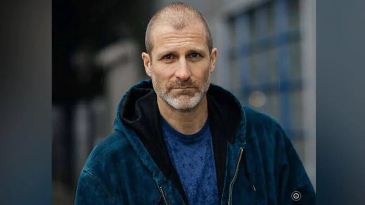 Stewart McLean morre aos 45 anos: restos mortais do ator de ‘Virgin River’ são encontrados após o desaparecimento – Just Jared – Notícias e fofocas de celebridades