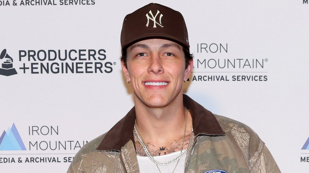 Tayler Holder cancela próxima turnê devido à ‘luta constante’ com a saúde mental – Just Jared – Celebrity News & Gossip