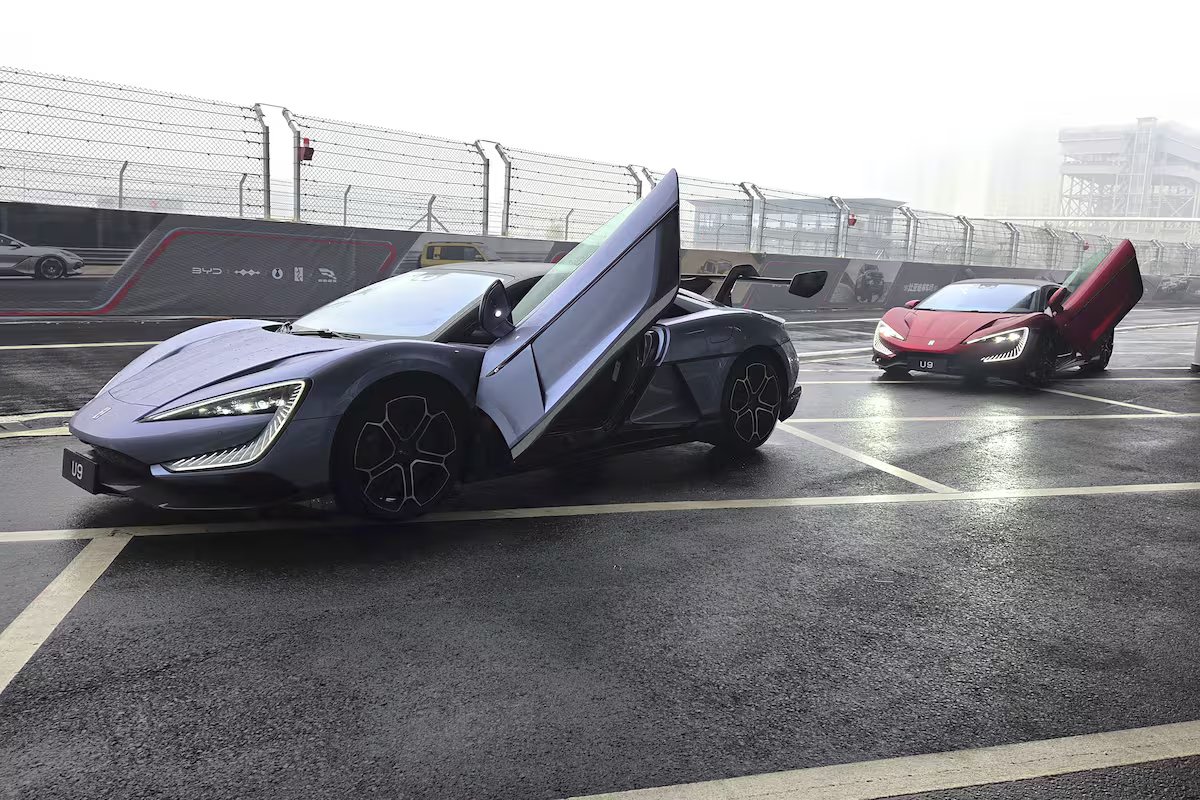 Um carro pode acelerar de 0 a 100 km em 2,5 segundos? este sim