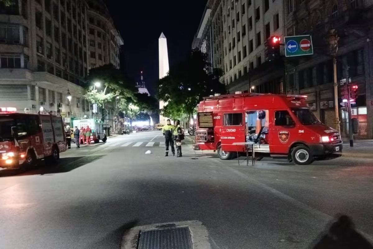 Um incêndio deflagrou num dos hotéis do centro, obrigando 100 pessoas a evacuar