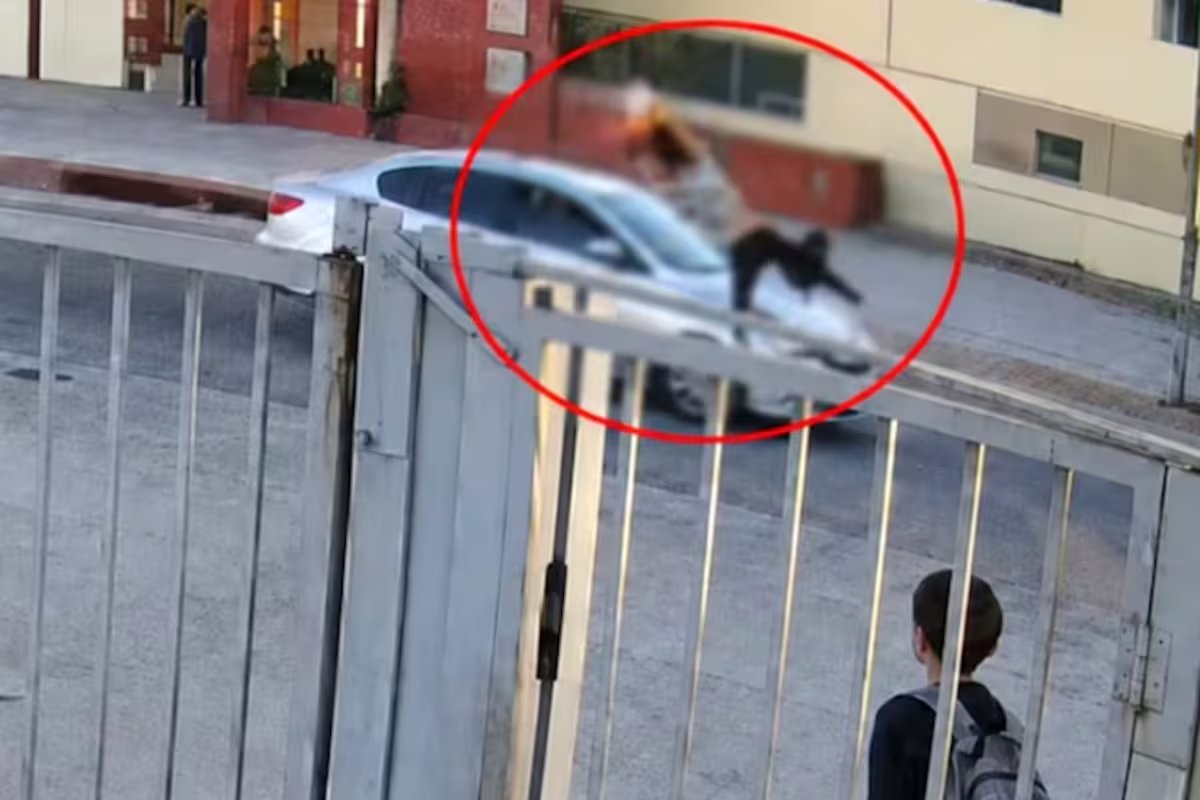 Uma menina de 12 anos foi atropelada perto da escola em Córdoba, seu estado é grave