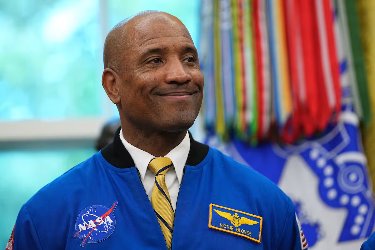 Victor Glover, piloto do Artemis II. “Acredite em mim, eles são incríveis, são lindos e daqui parecem uma coisa só”