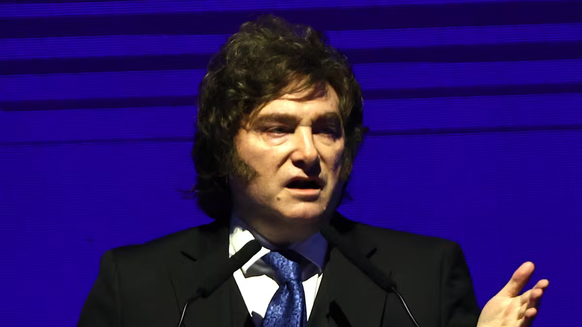 Xavier Miley e suas medidas ao vivo. o governo reabre a sala de imprensa e ele avança o caso de Andis