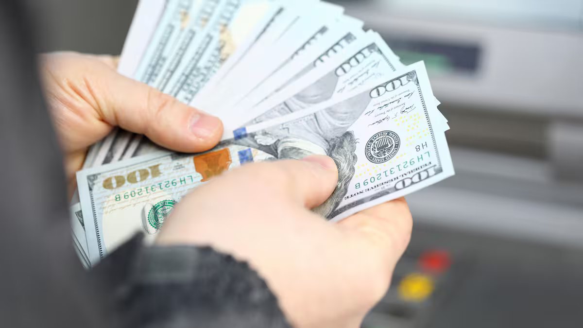 O dólar hoje, e o dólar é azul, AO VIVO. qual é o comércio oficial e qual é o paralelo nesta sexta-feira, 19 de junho, minuto a minuto?