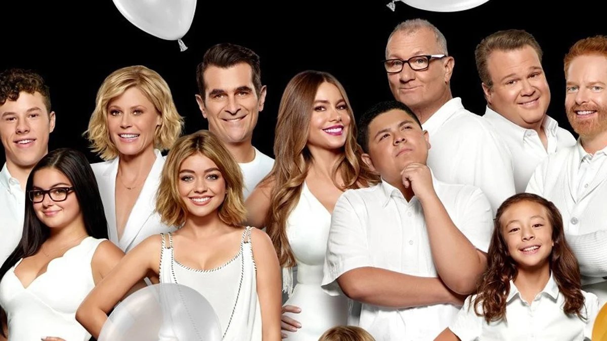 Elenco de ‘Família Moderna’ classificado por patrimônio líquido, do mais baixo ao mais alto (o mais rico tem um patrimônio líquido de US $ 180 milhões!) – Just Jared – Notícias e fofocas de celebridades