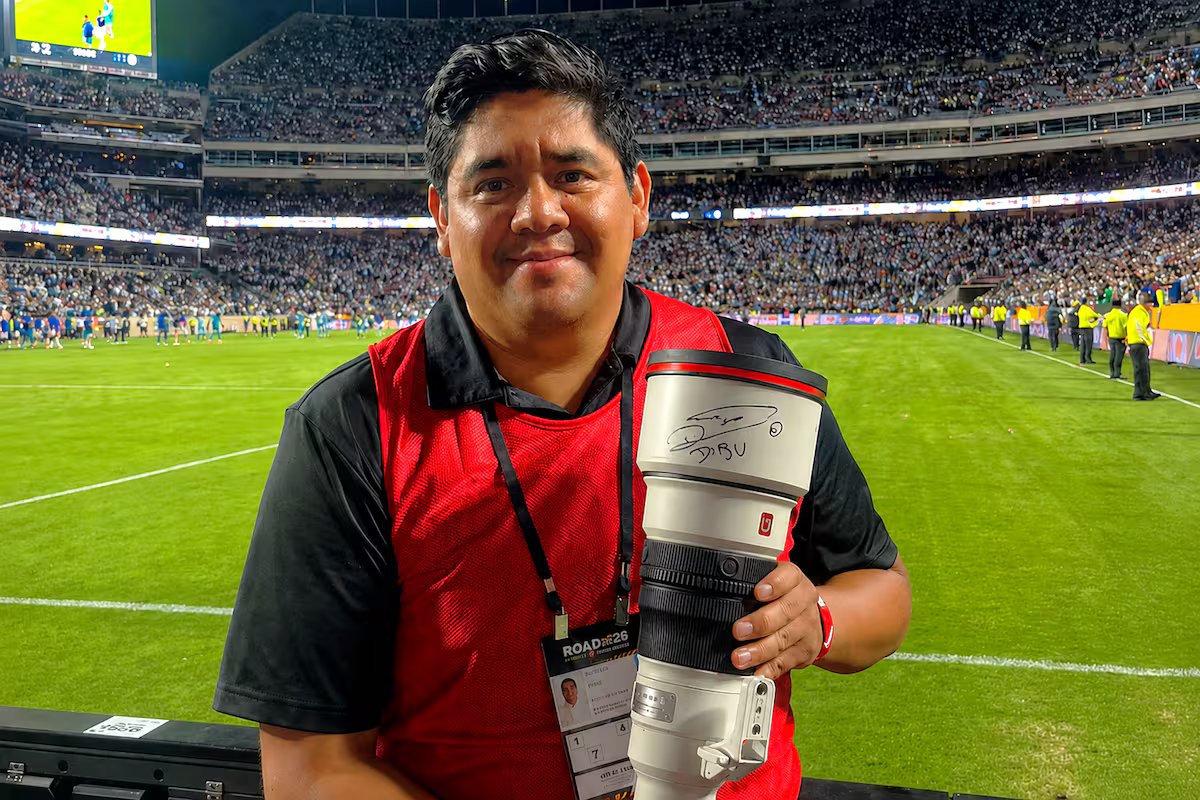 A história por trás do vídeo viral. Fotógrafo mexicano que implorou a El Dibu por uma câmera e agora guarda uma relíquia de US$ 6 mil