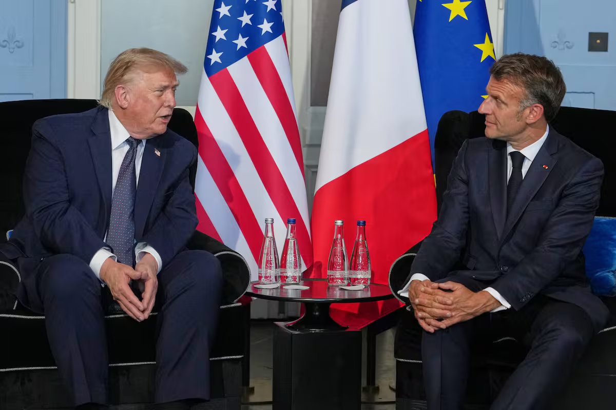 Apesar das dúvidas sobre o acordo com o Irão, Trump confirmou que “já está assinado” e que os navios começam a fluir pelo Estreito de Ormuz.