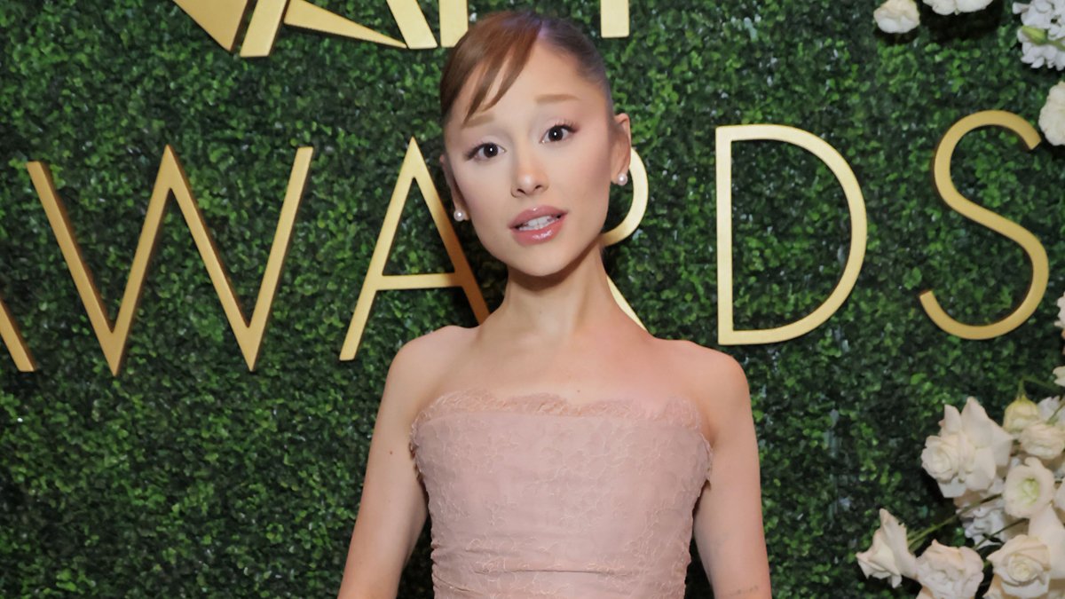 Ariana Grande lança fundação Brighter Days Ahead com foco na proteção dos direitos trans e LGBTQ + – Just Jared – Celebrity News & Gossip