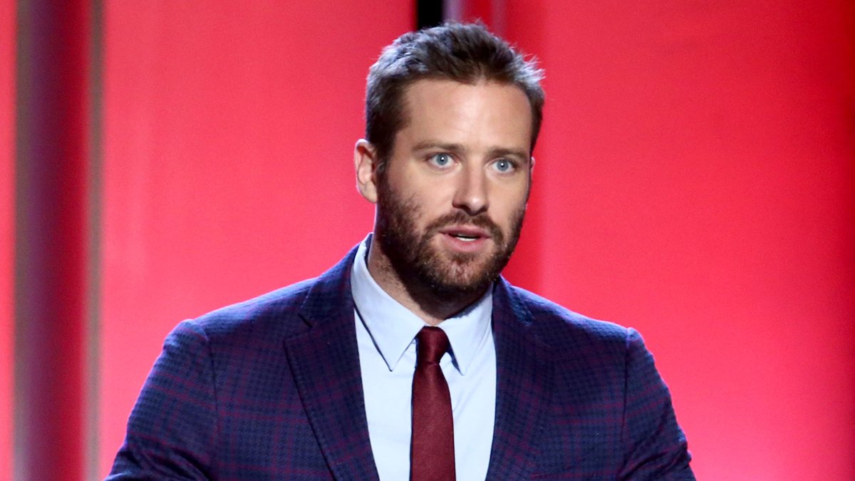 Armie Hammer quebra o silêncio após o escândalo: ‘Eu não fiz o que as pessoas dizem que eu fiz’ – Just Jared – Notícias e fofocas de celebridades