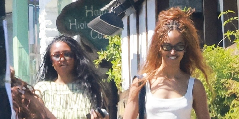 As filhas de Barack e Michelle Obama, Sasha e Malia Obama, saem com amigos em fotos raras – Just Jared – Celebrity News & Gossip