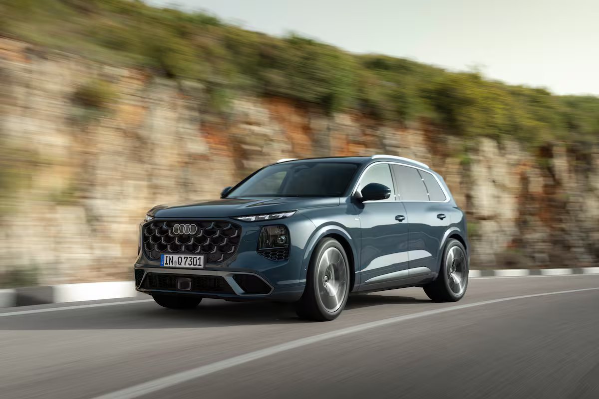 Audi apresentou a terceira geração do Q7. permite dois assentos individuais na segunda fila.