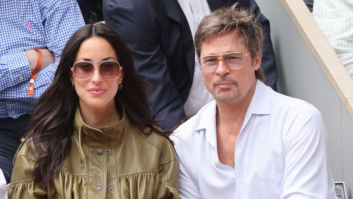 Brad Pitt e sua namorada Ines de Ramon participam da final de simples feminino do Aberto da França de 2026 – Just Jared – Notícias e fofocas de celebridades