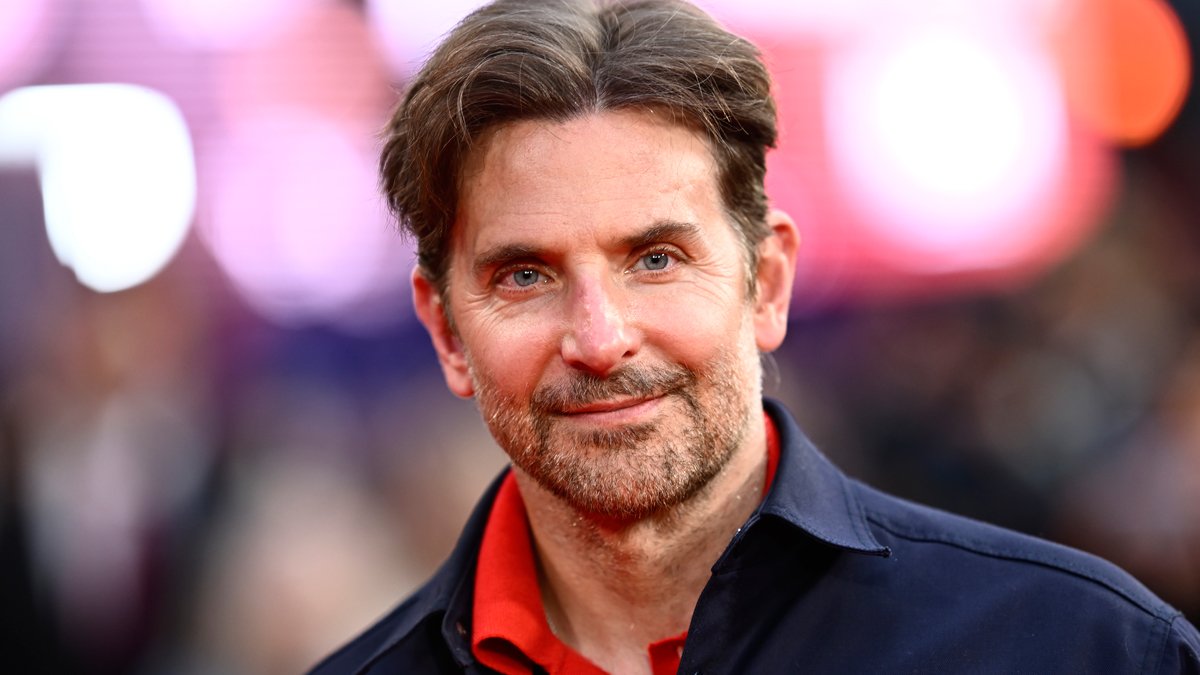 Bradley Cooper em negociações para estrelar o filme dirigido por Sean Penn Capitol Riots, 6 de janeiro – Just Jared – Celebrity News & Gossip