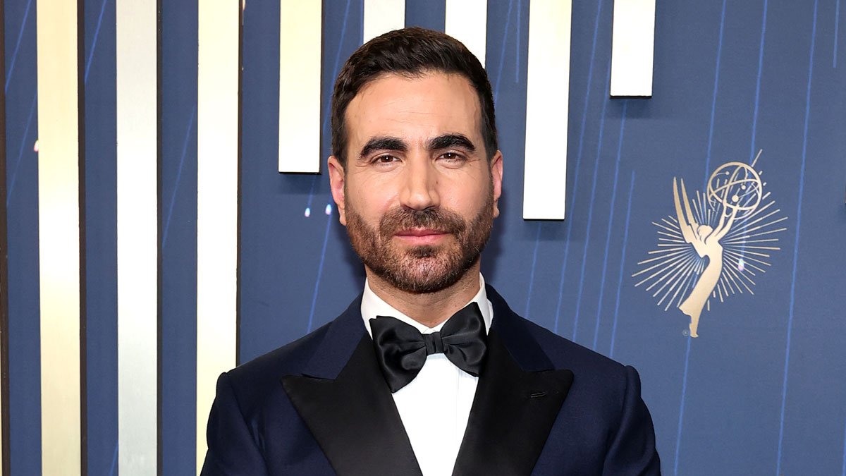 Brett Goldstein é solteiro ou casado? Tudo sobre o status de relacionamento do ator de ‘Office Romance’ – Just Jared – Notícias e fofocas de celebridades