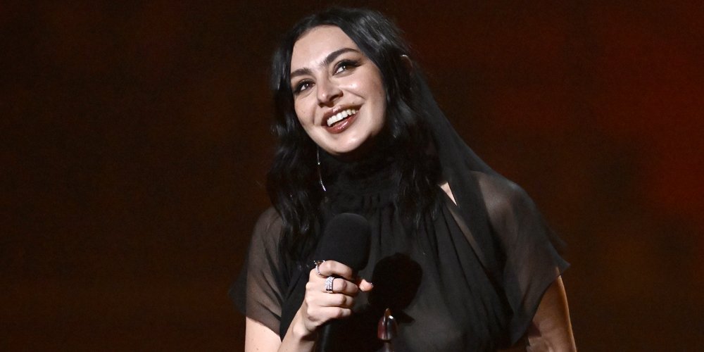 Charli XCX anuncia turnê de 2026, ingressos de US$ 20 estarão disponíveis para compra: datas, cidades e muito mais – Just Jared – Celebrity News & Gossip