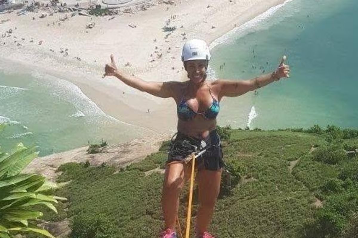 Choque no Brasil. mulher morreu após cair enquanto tentava fazer rapel