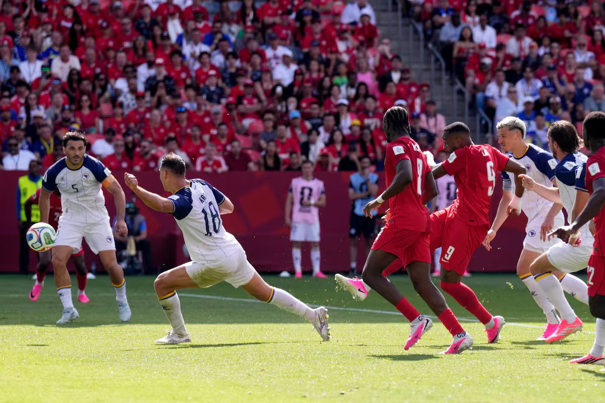 Como esconder a realidade. Canadá e Bósnia mostraram o outro lado de uma grande Copa do Mundo