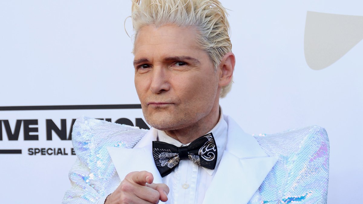 Corey Feldman teve alta do hospital após emergência médica assustadora durante o voo – Just Jared – Notícias e fofocas de celebridades