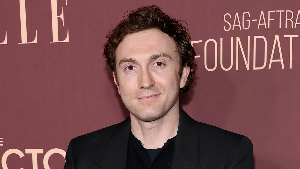 Daryl Sabara lamenta a morte do pai distante Roland: ‘Eu sei que ele fez o melhor que pôde’ – Just Jared – Celebrity News & Gossip